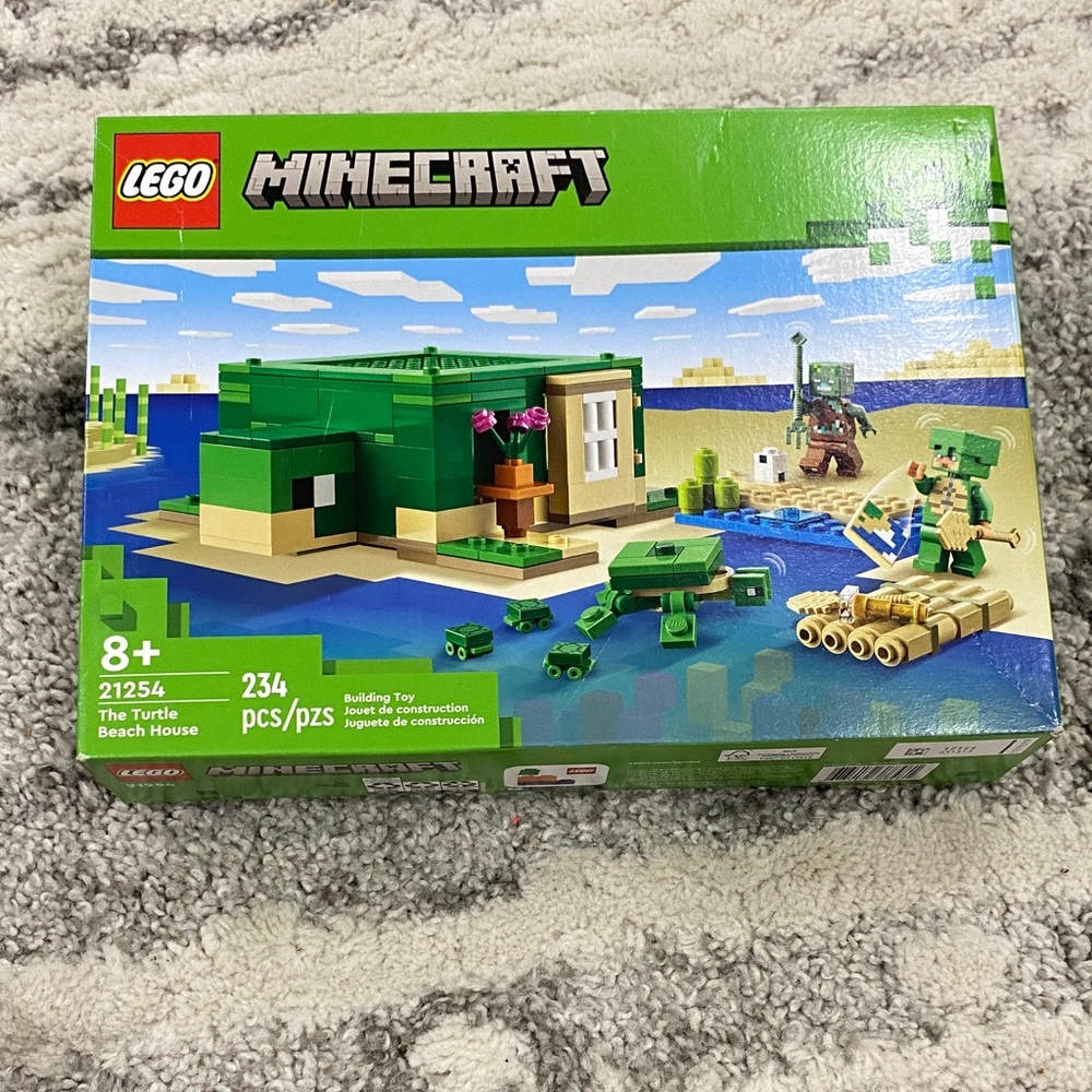 LEGO Minecraft Green and Tan Beach Adventure Set
